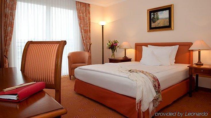 Victor's Residenz-hotel Hotel 4*